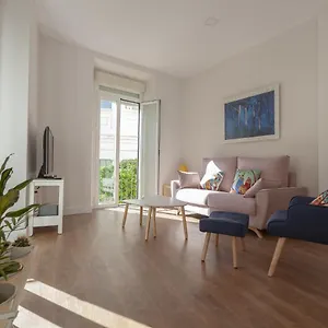 Rd Aparcamiento Incluido Triana Luminoso Comodo 2bd 2bth Séville